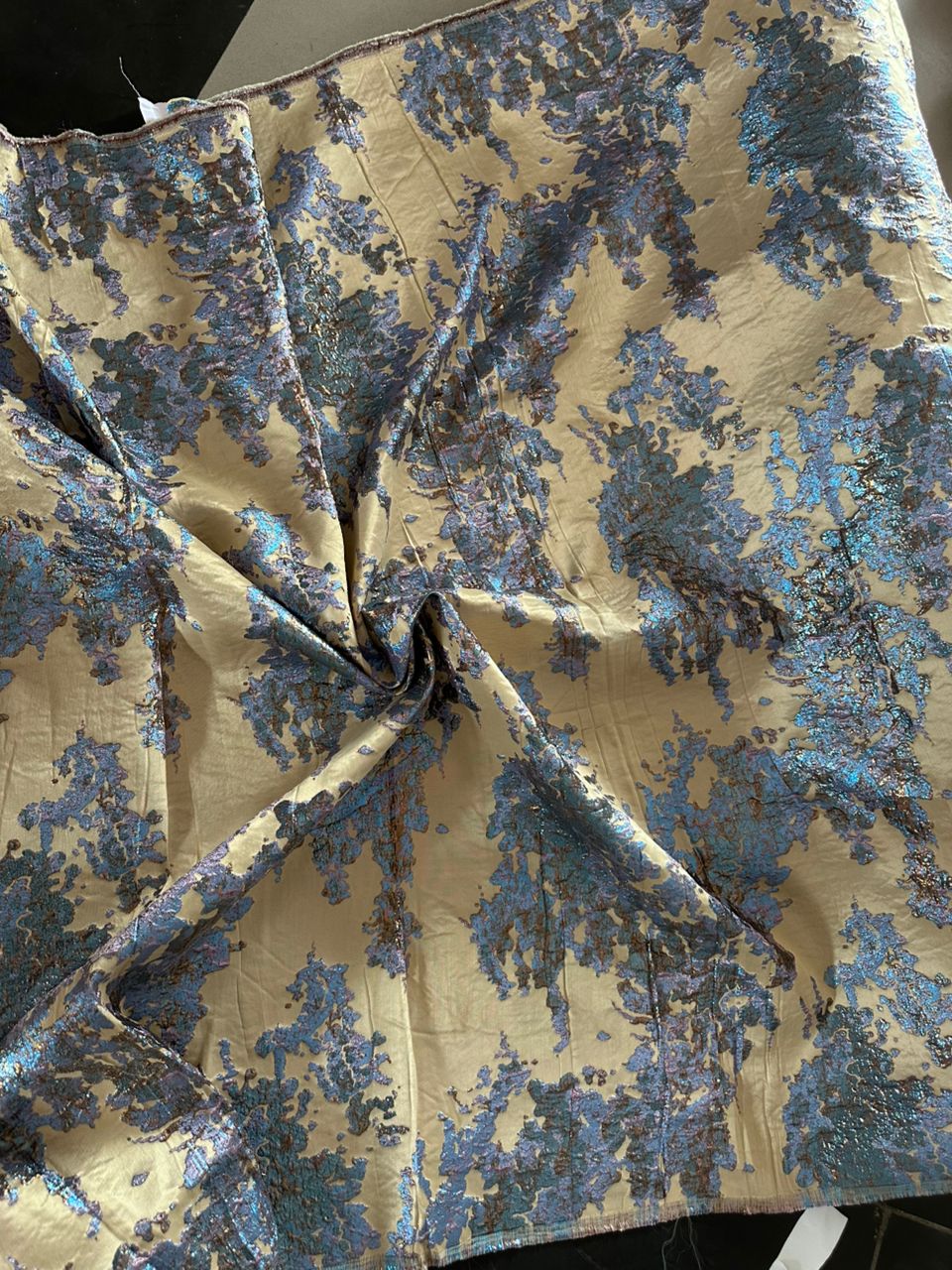 Luxury Gold flowery Damask {Per Yard} - Fabtukus Luxury